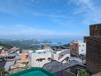 屋上からの景色。
天気が良ければ海がよく見えます♪