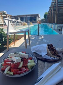 Swim up pool and lunch from the beach at.