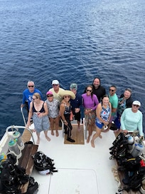 12 of us who stayed together and dive together