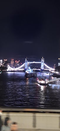Tower Bridge bei Nacht