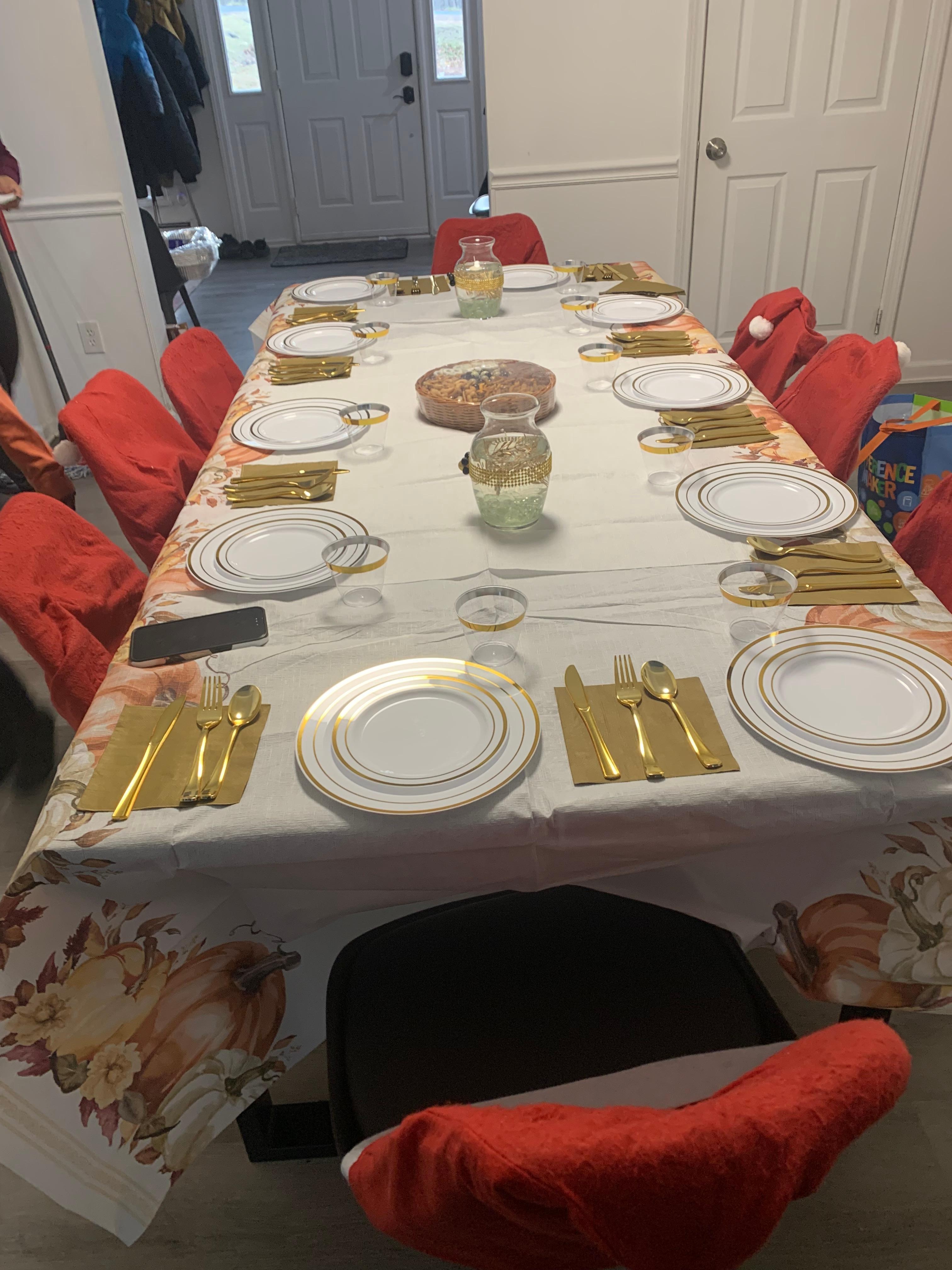 Thanksgiving table