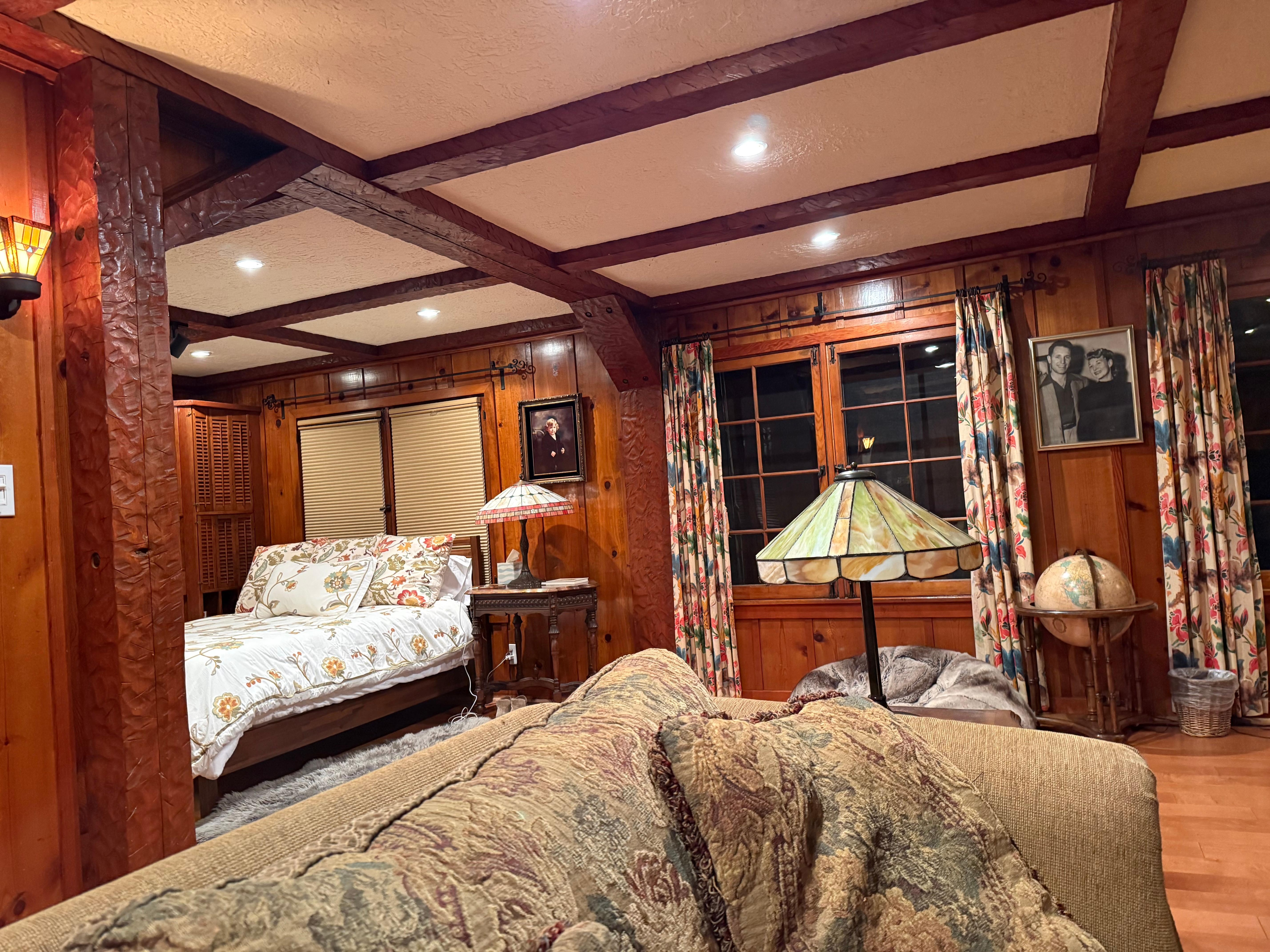 Fabulous comfy bedroom to enjoy the fireplace 