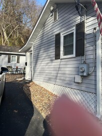 Driveway takes you right to the front door. Felt very safe arriving after dark.