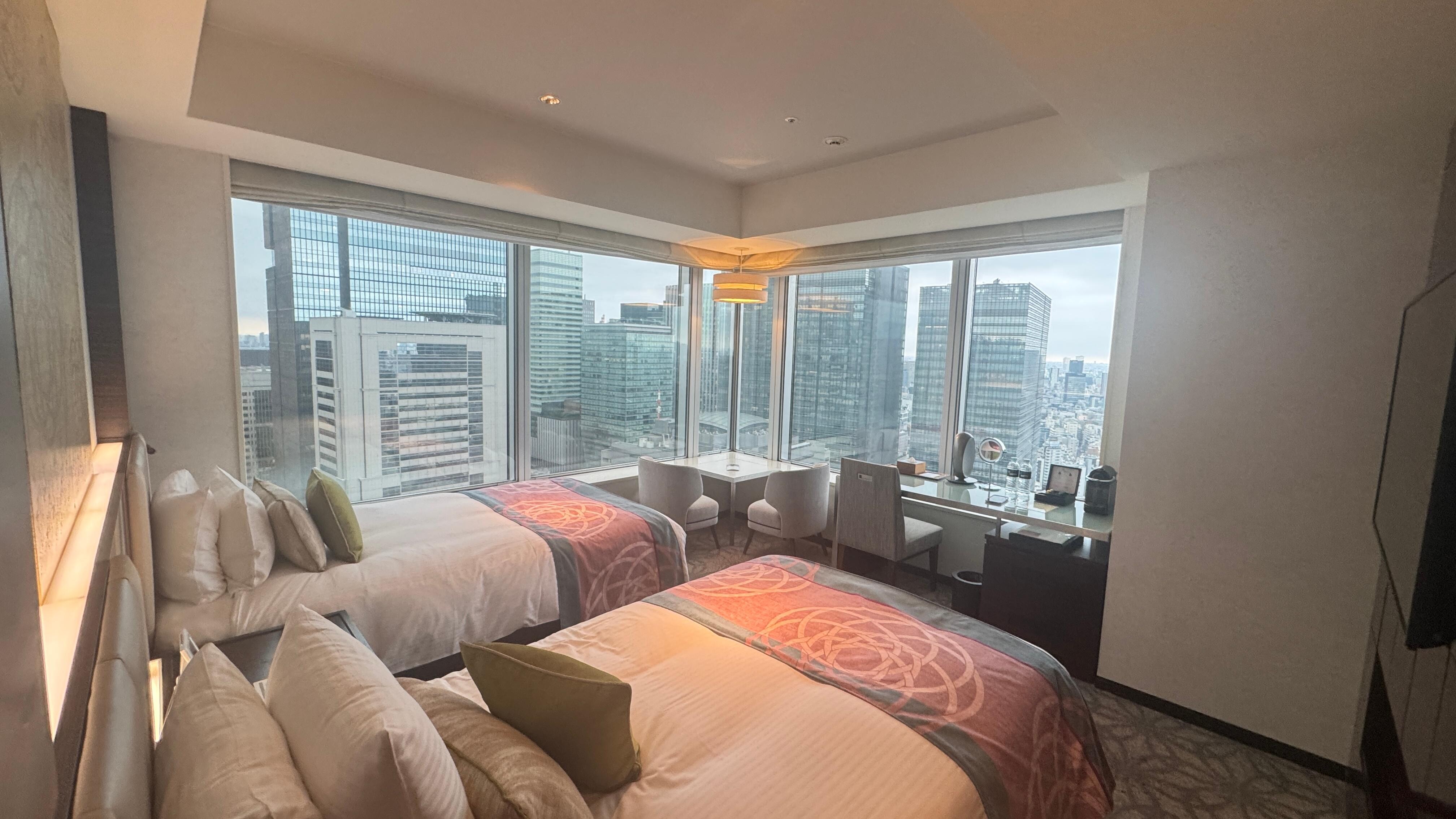  Corner Room