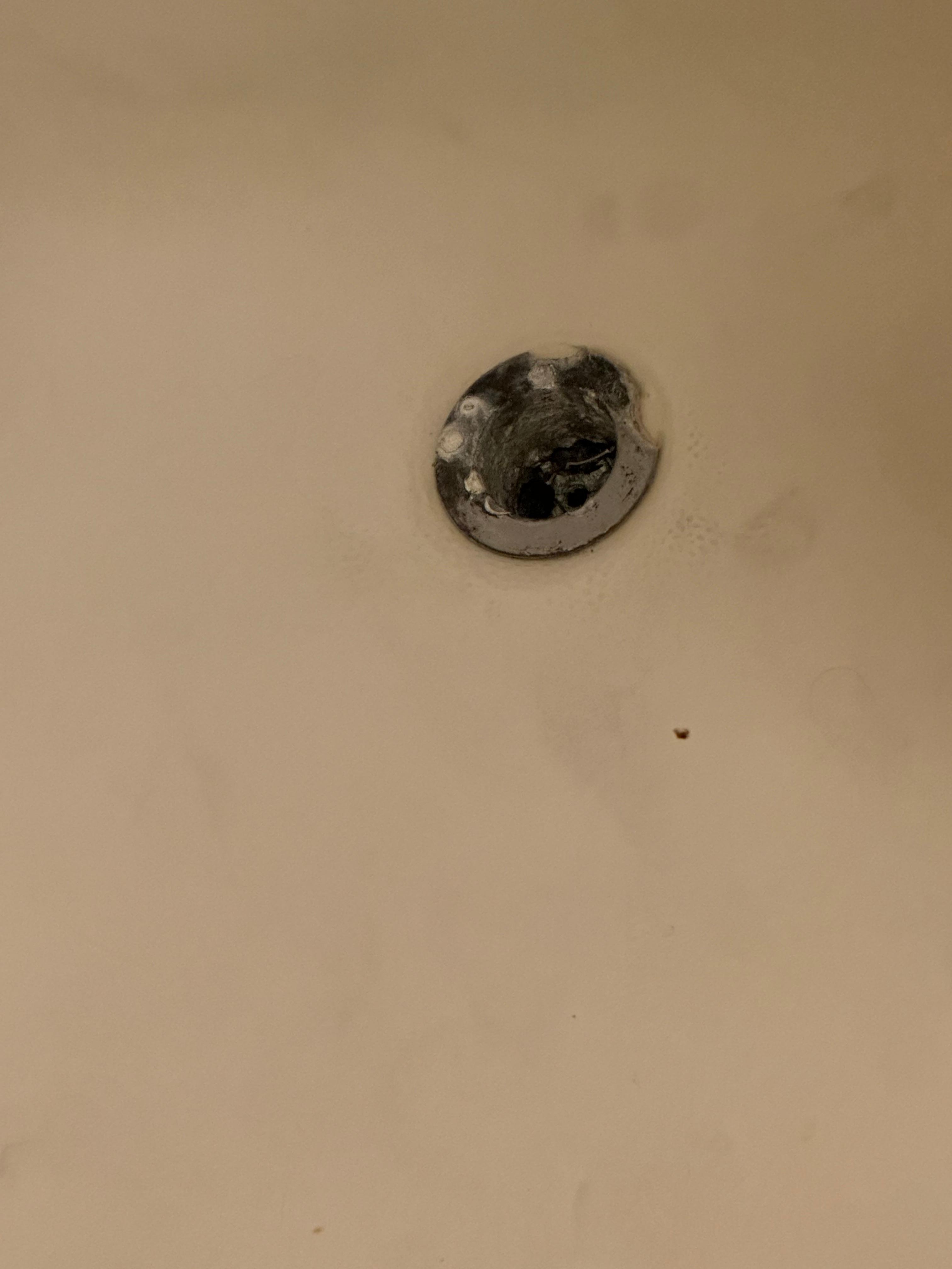 Dirty bathtub 