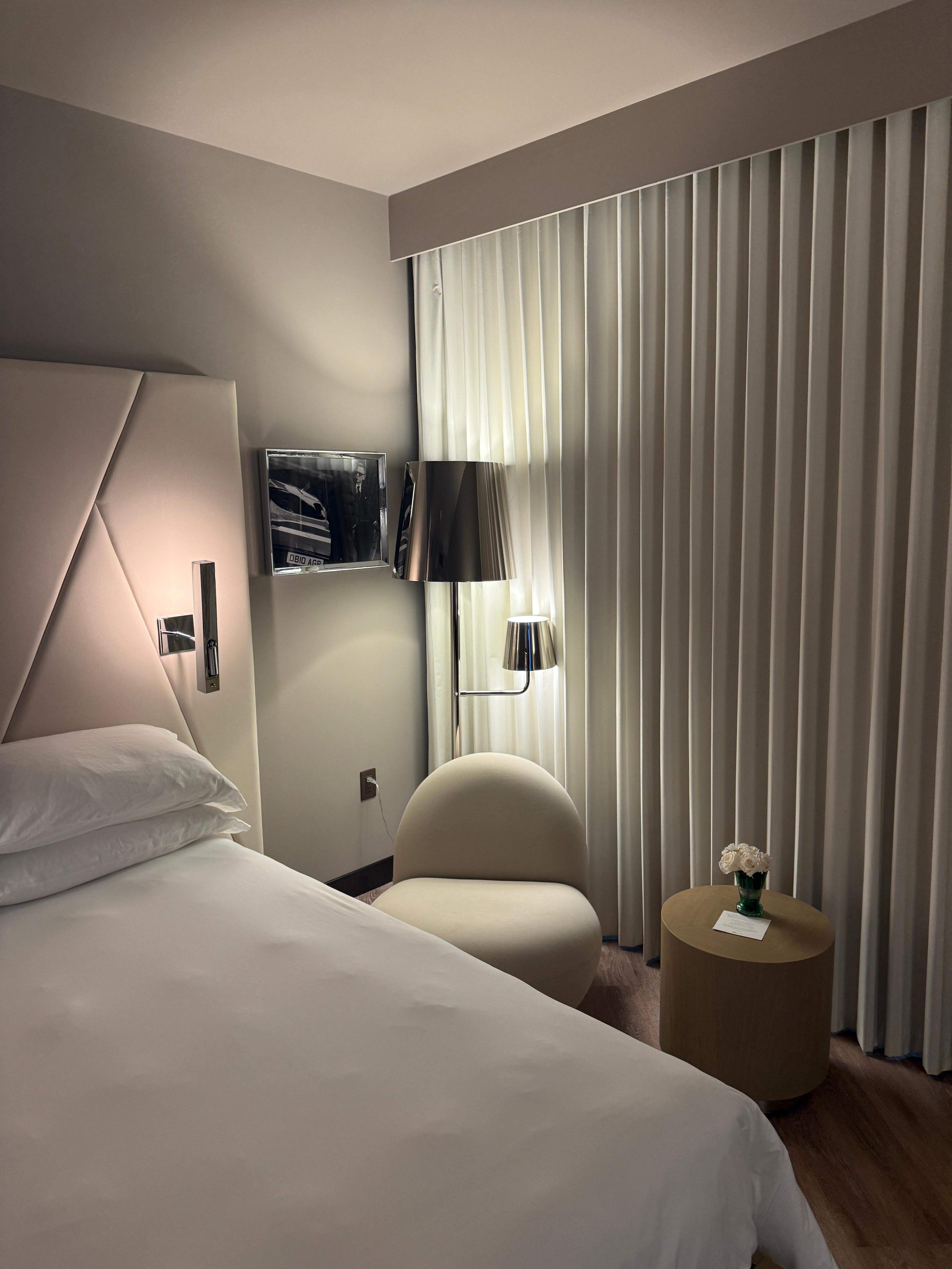 Sitting area and window shades 