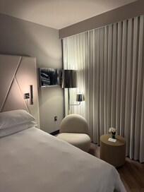 Sitting area and window shades