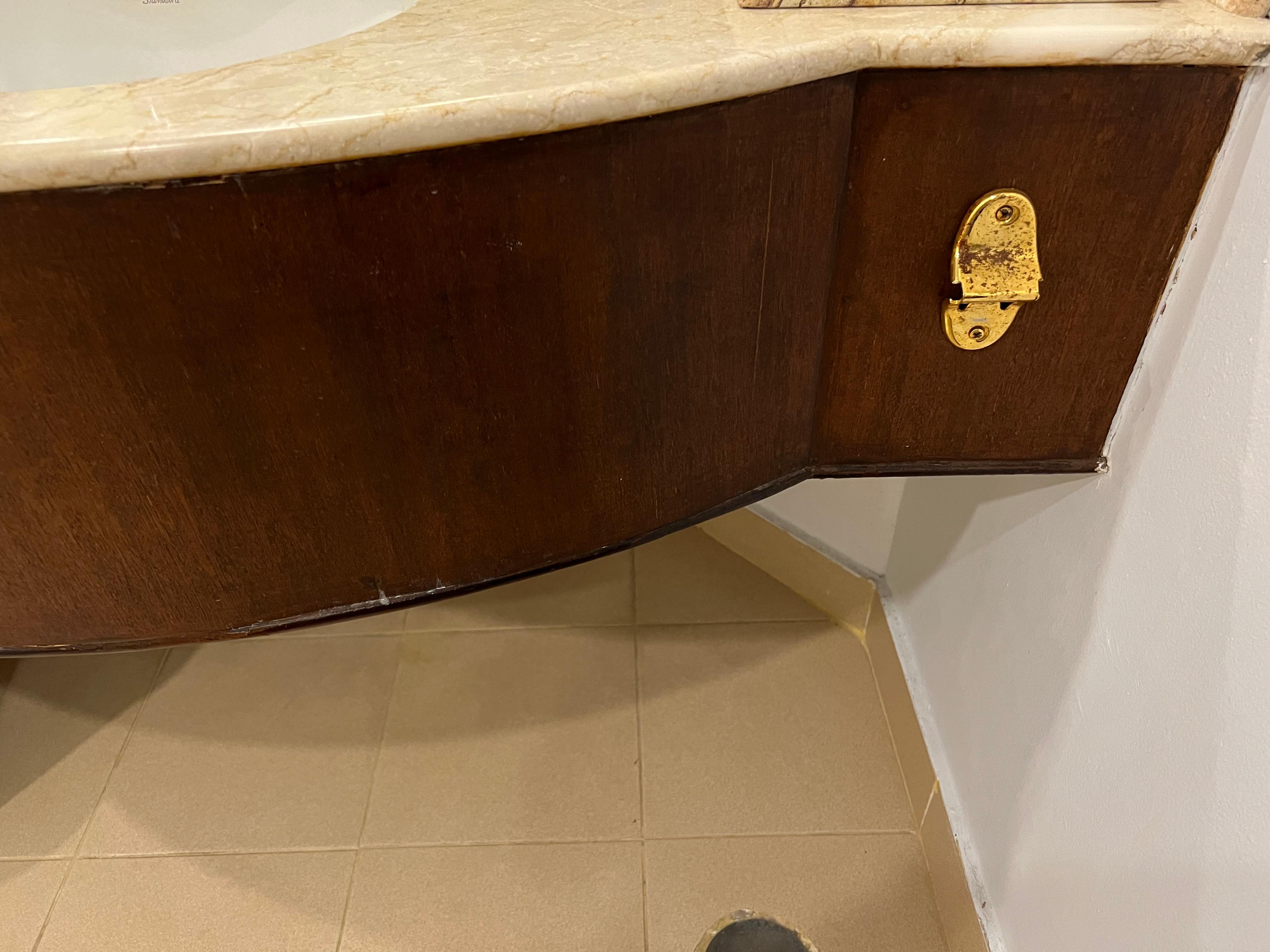 Dated bathroom counter 