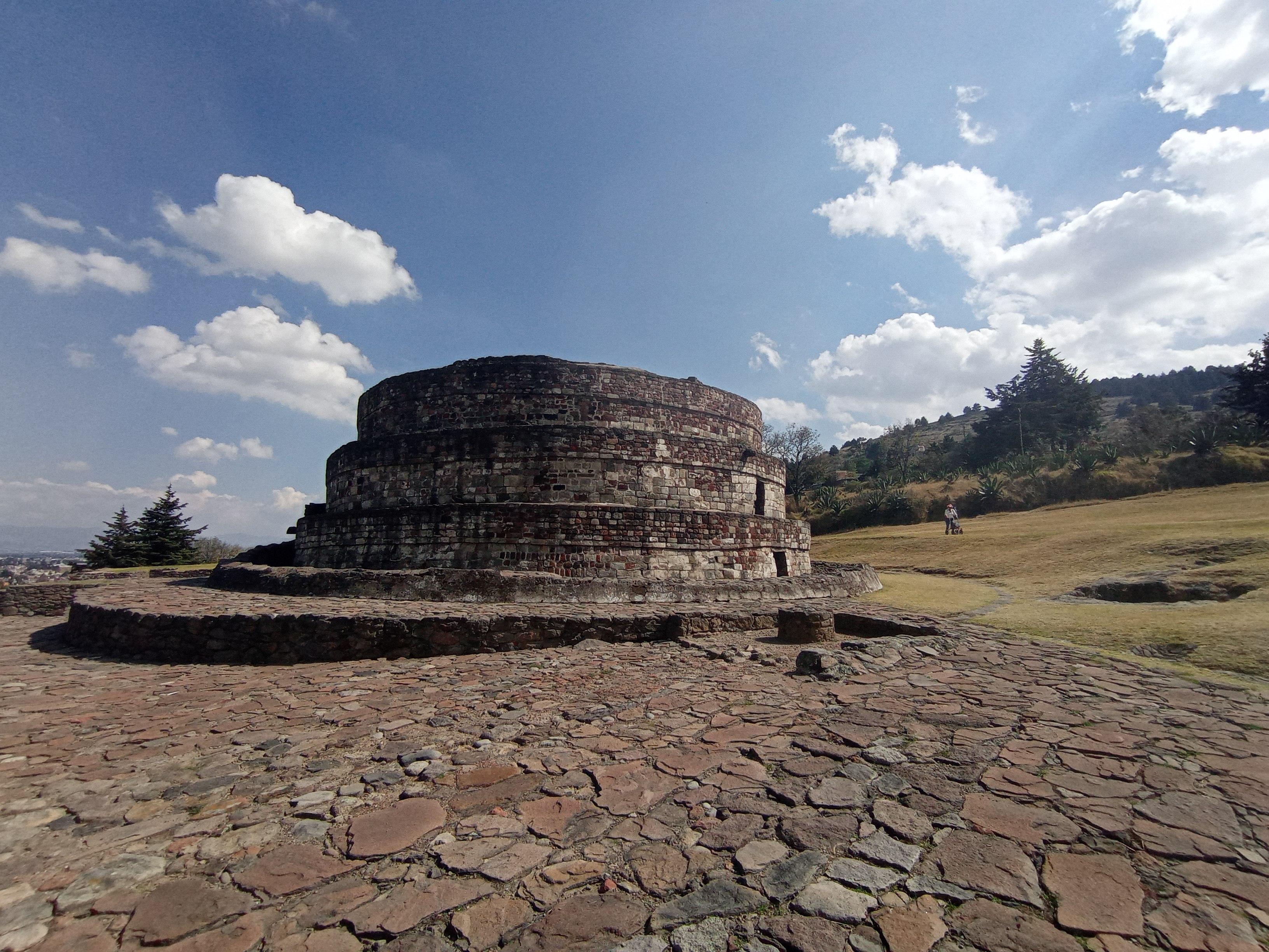 Round Pyramid