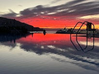 Solopgang ved poolen