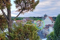 Eingekreist die kleine feine Dachterrasse des Hotels, gezeigt aus einer anderen Perspektive