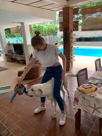 Mi hija y mascota de la casa