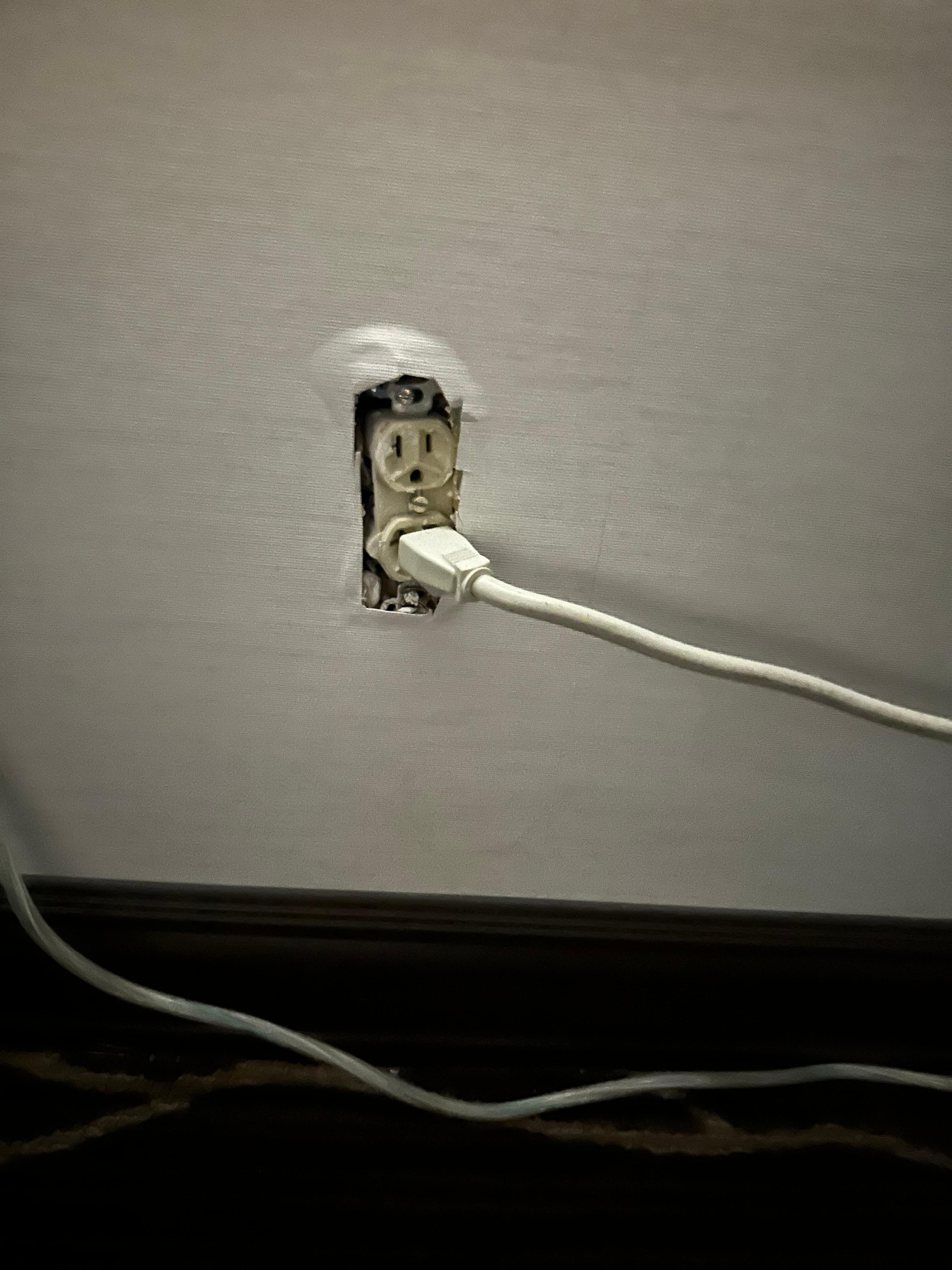 Outlet without cover.