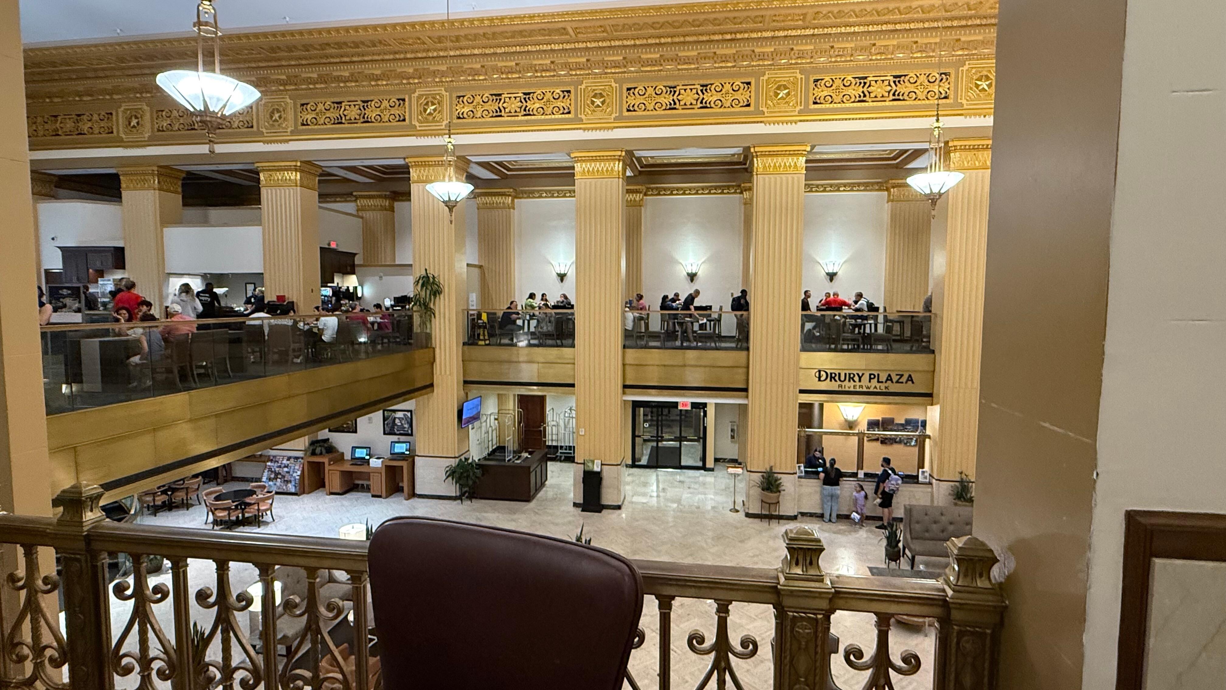 2nd floor breakfast & dinner seating 