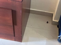 Una visita inesperada en la habitaciĂłn