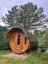 Saunafass im Garten