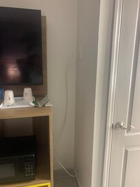 Tv did not work… cable not connected.