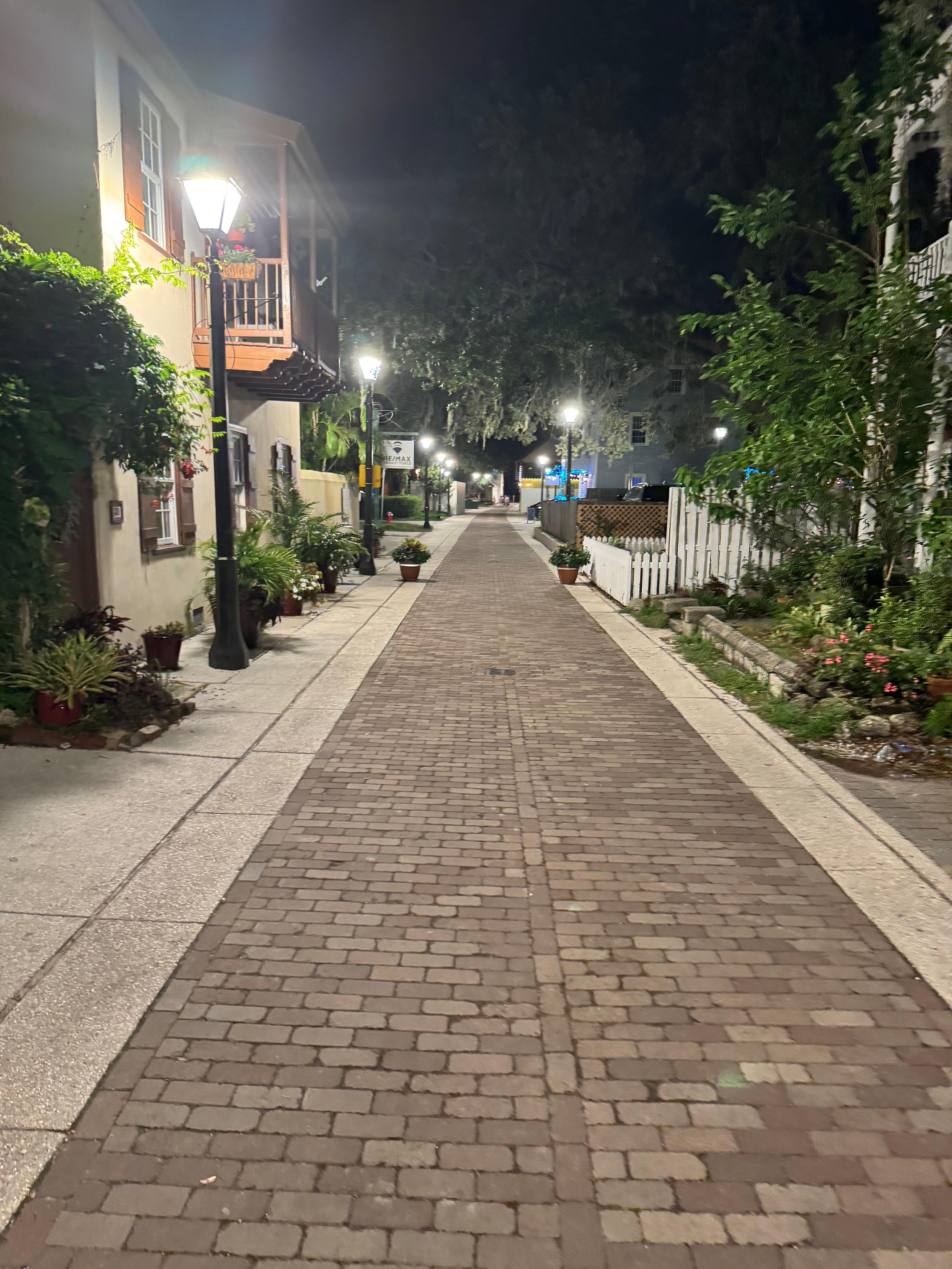 St George St