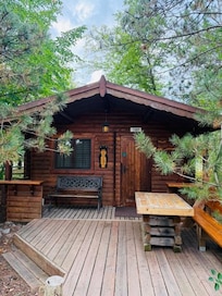 Honey Bear Hideaway Cabin