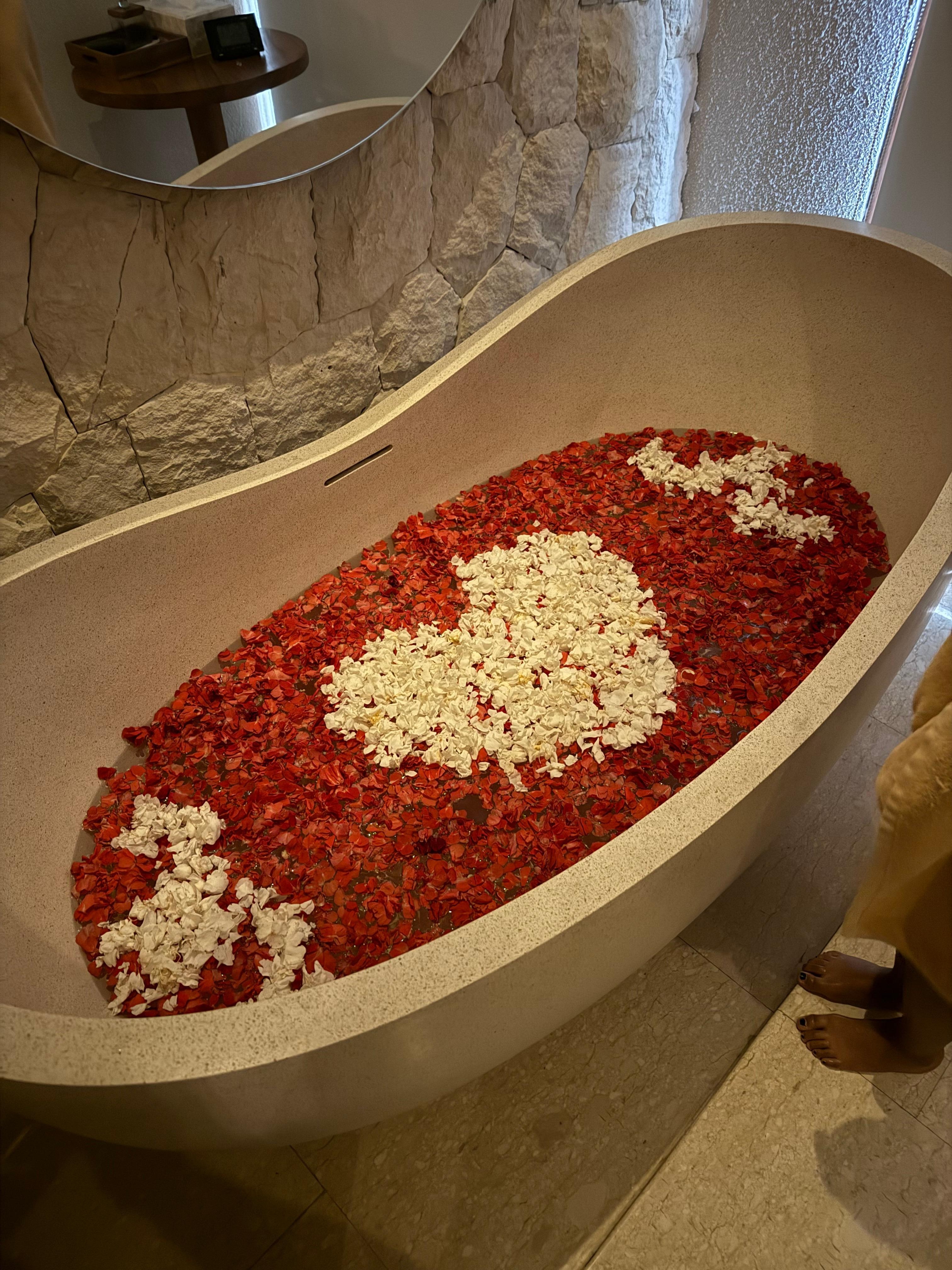 Flower bath w/the spa treatment 