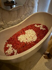 Flower bath w/the spa treatment