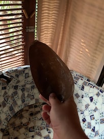 Cuia para banho no tanque.