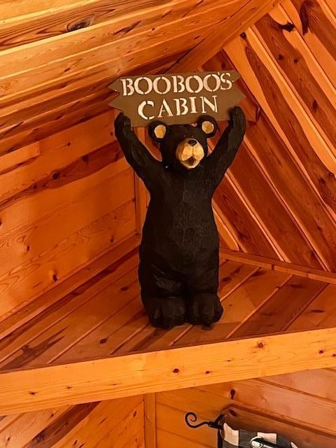 Welcome to BooBoo's Cabin 
