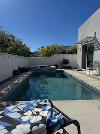 Lovely pool & spa !!