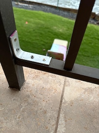 Broken balcony railing – safety hazard, fixed after two days