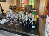 The cabin has plenty of wine glasses!