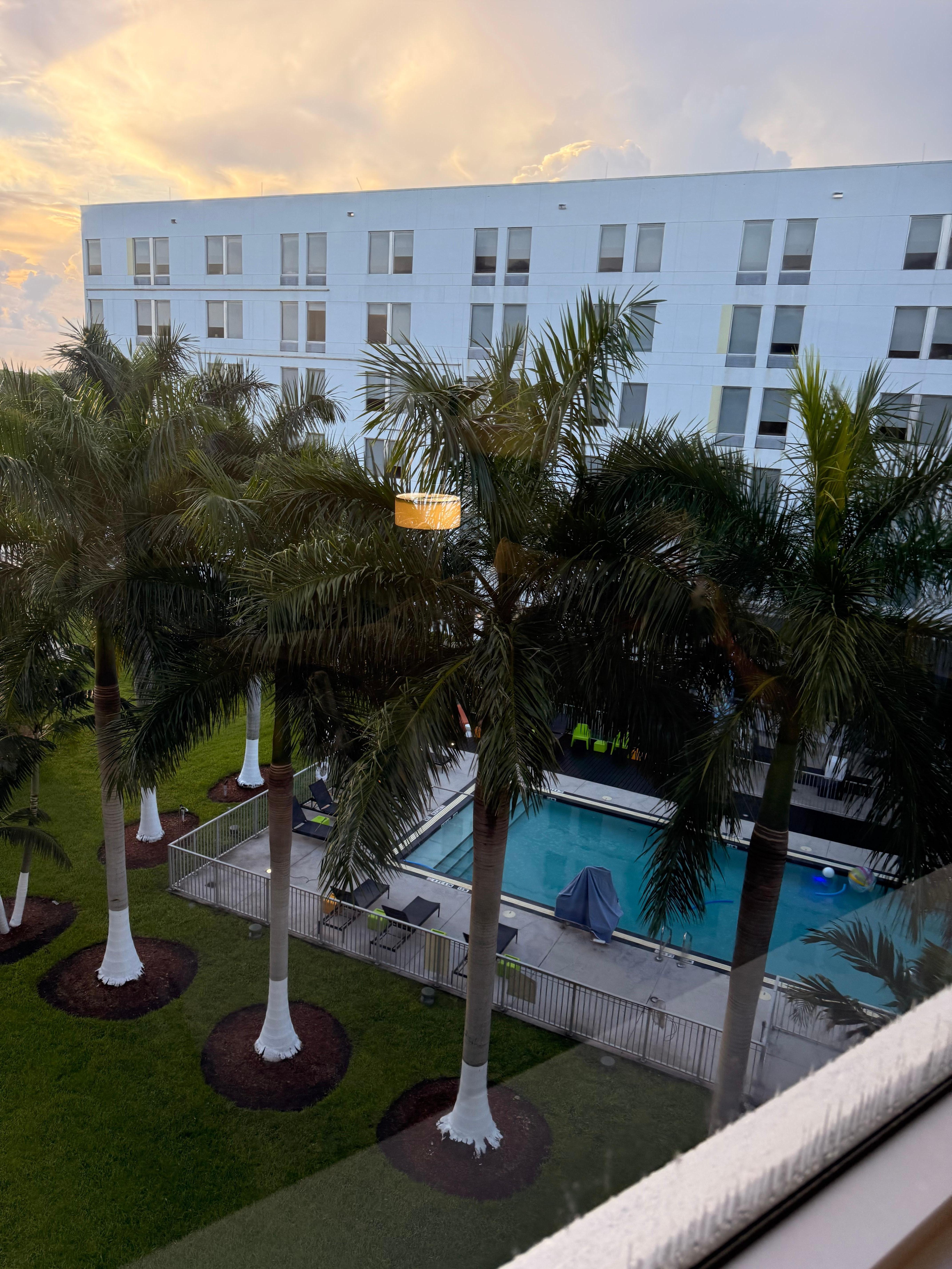 Vista do quarto para piscina 