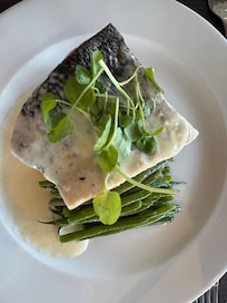 Salmon with crushed boiled potatoes and beans, ok but not impressed.