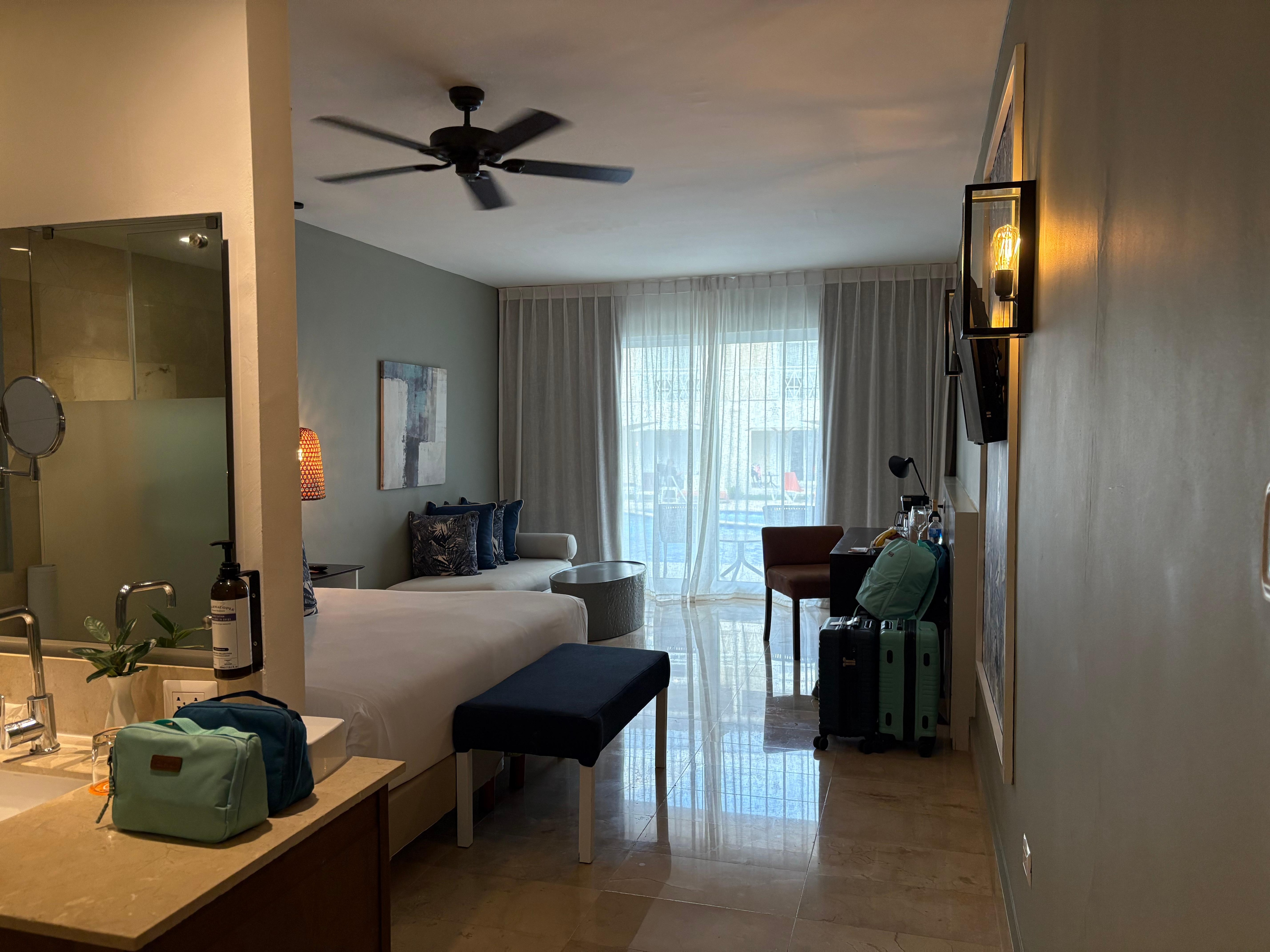 Sun Club pool access room