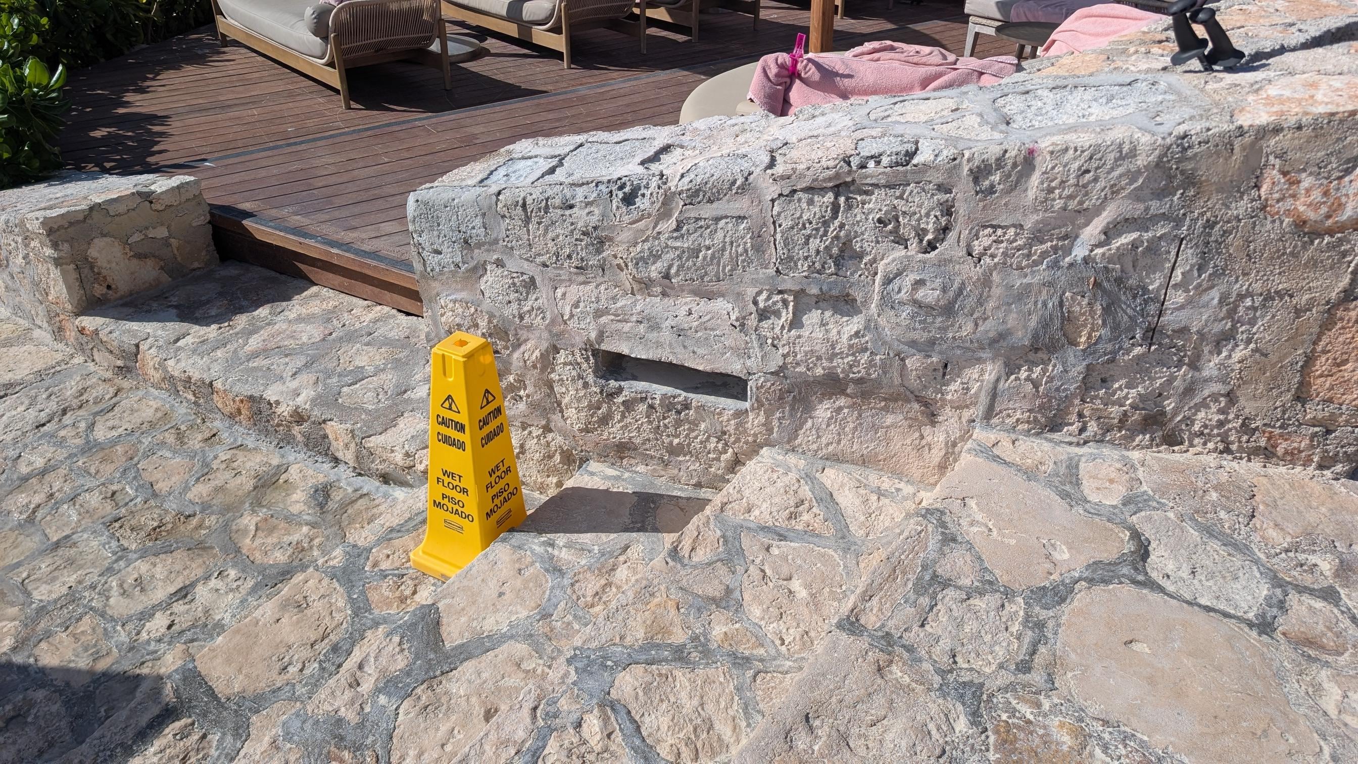 Stone steps to beach, no handrail