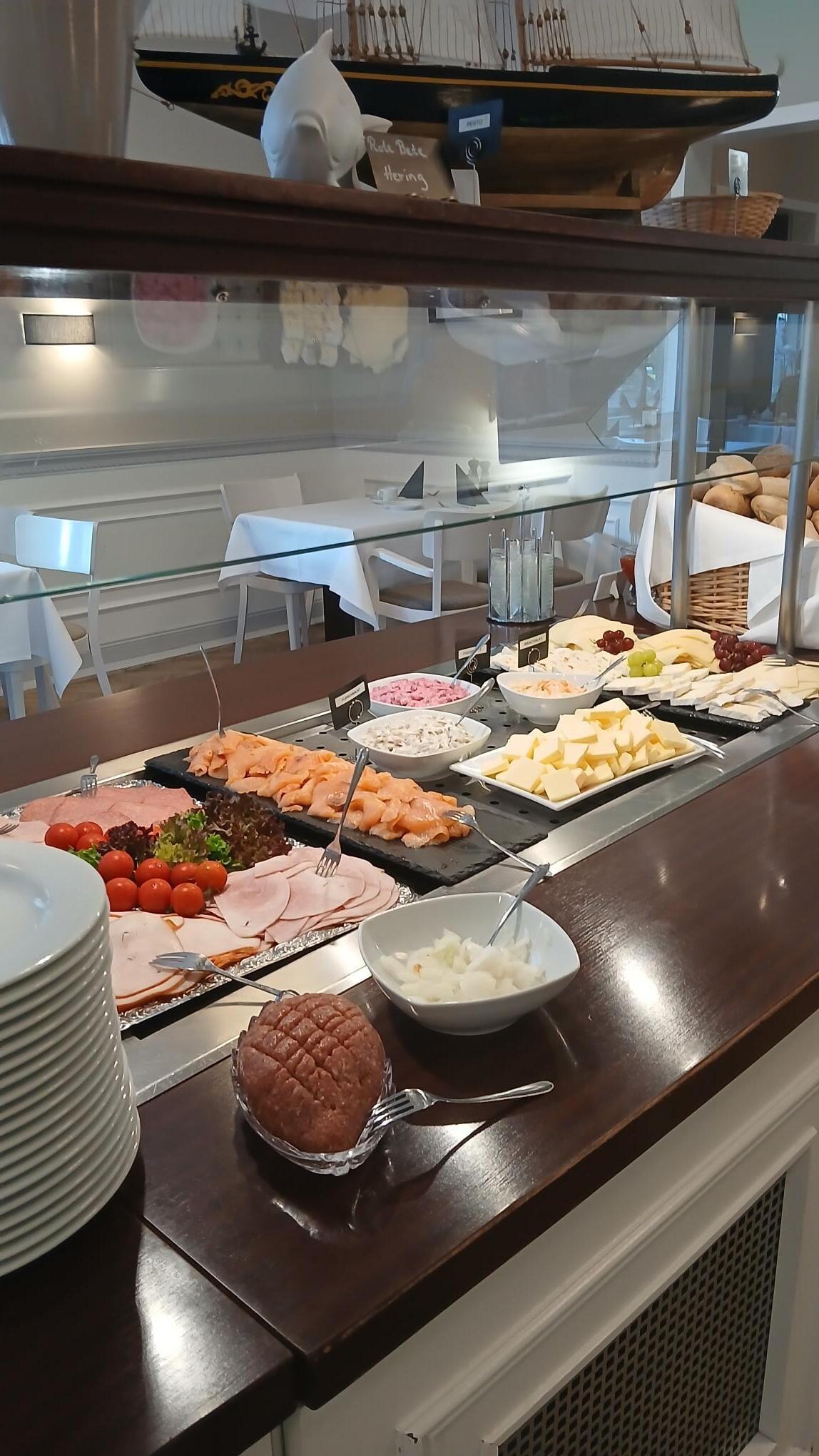 Div. pålæg og ost til morgenmad