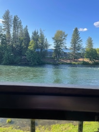 Picture of Edgewater Inn taken from Miguel’s