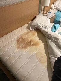 Both Mattresses were disgustin and had cock roaches in sheet.