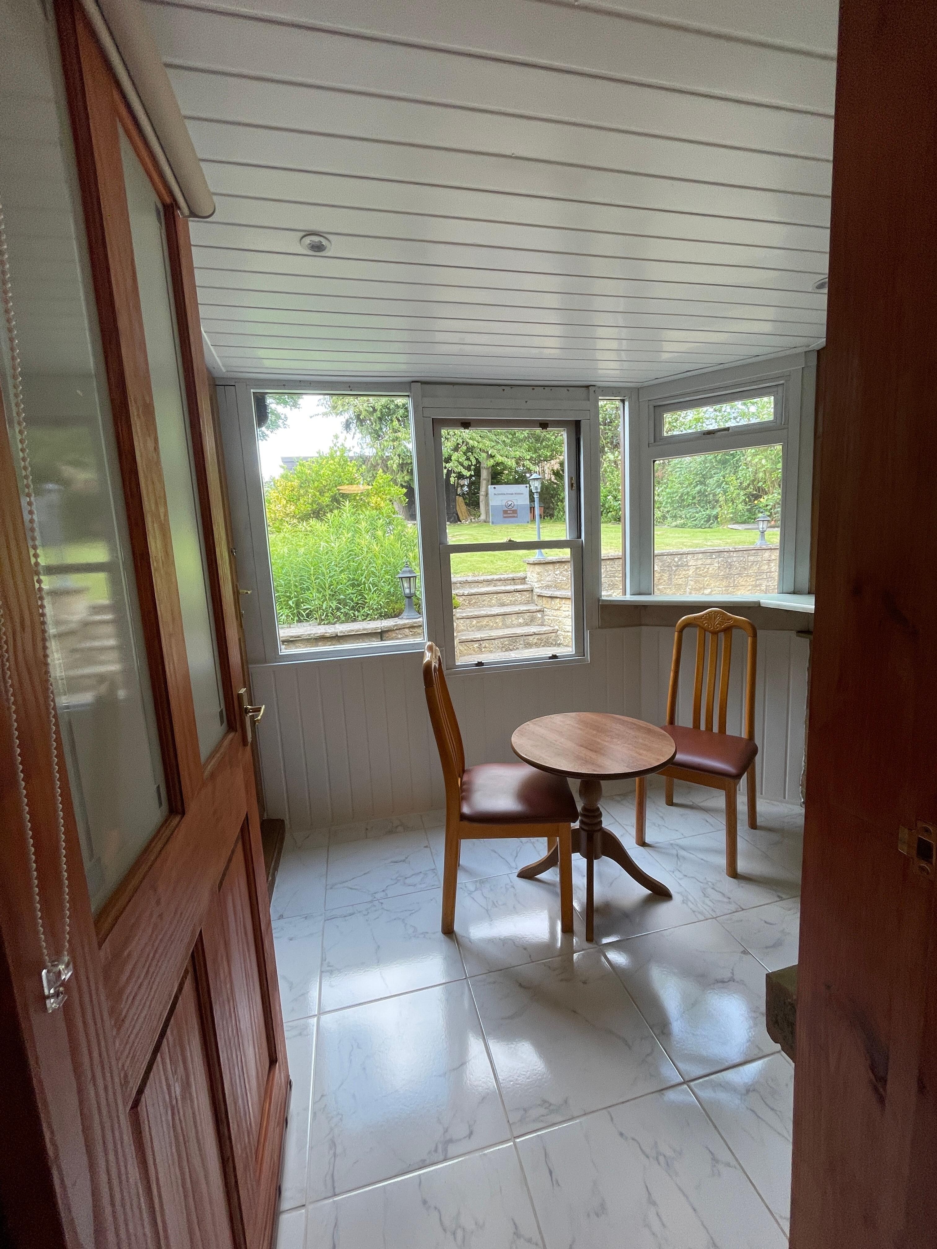 Small adjoining room to bedroom. 