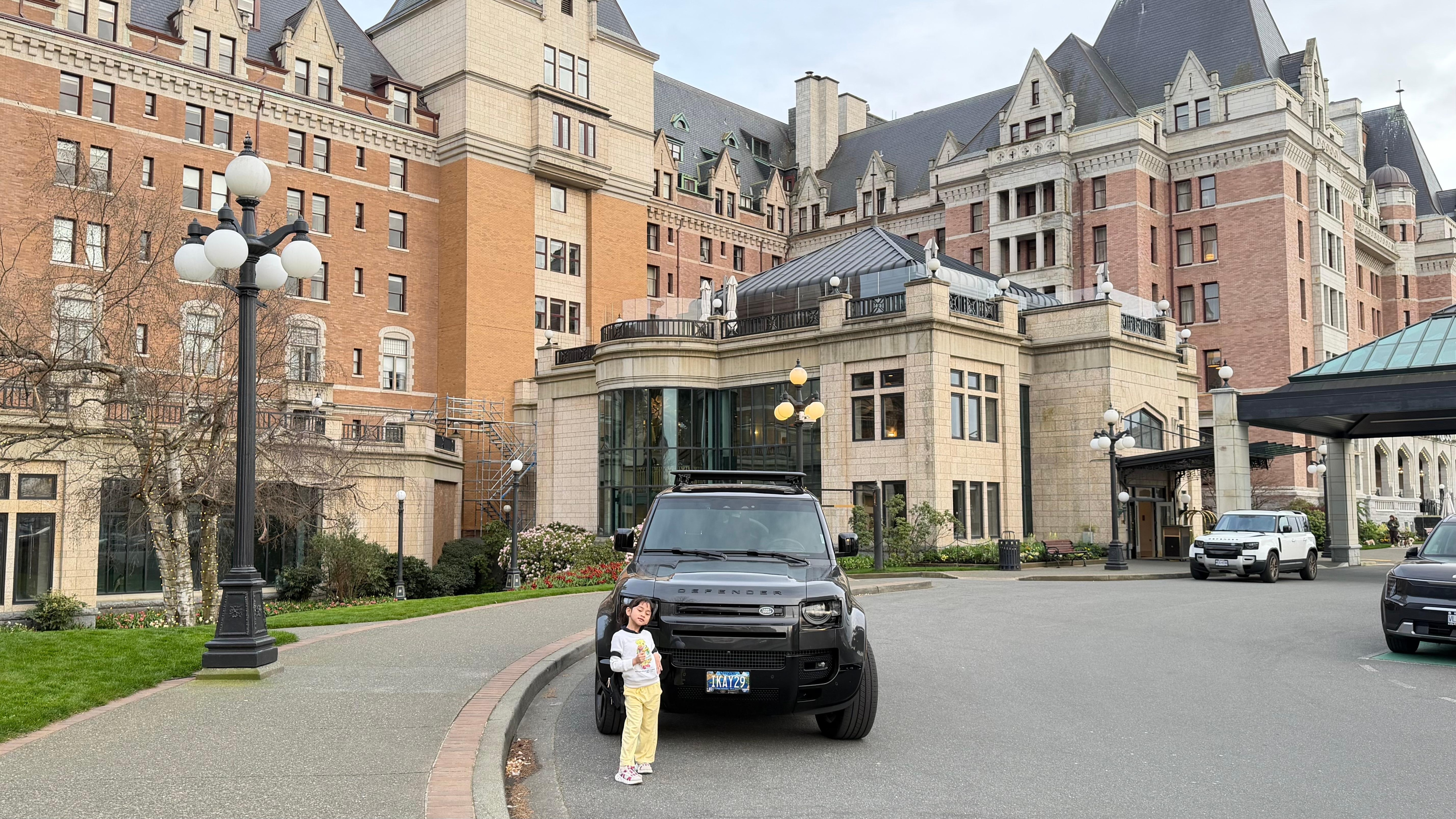 Our defender car @theempress hotel with our lil chuchay