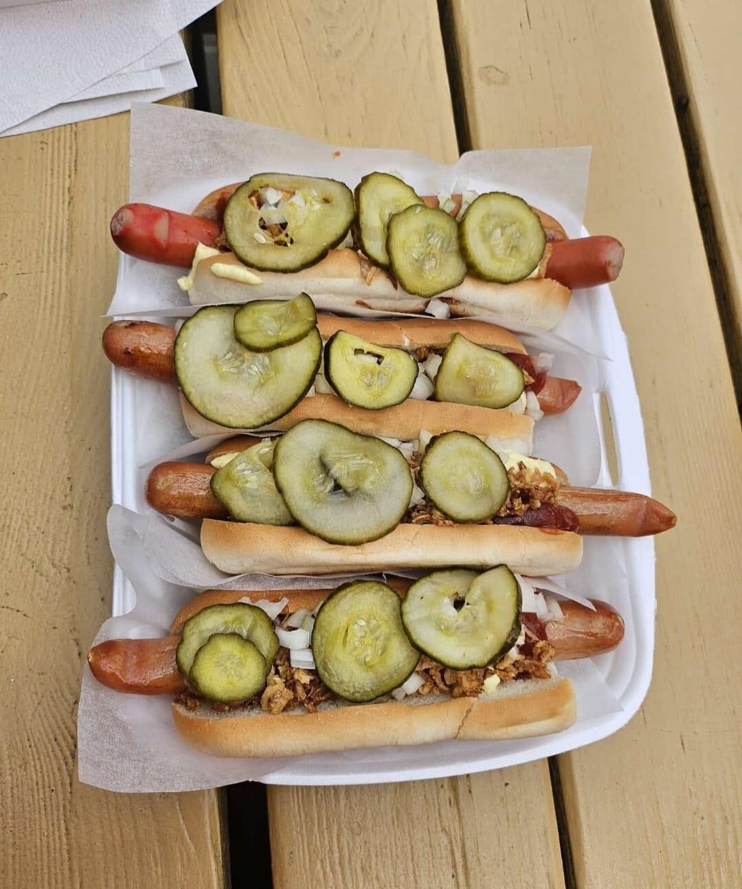 Lecker hot dogs gehören dazu