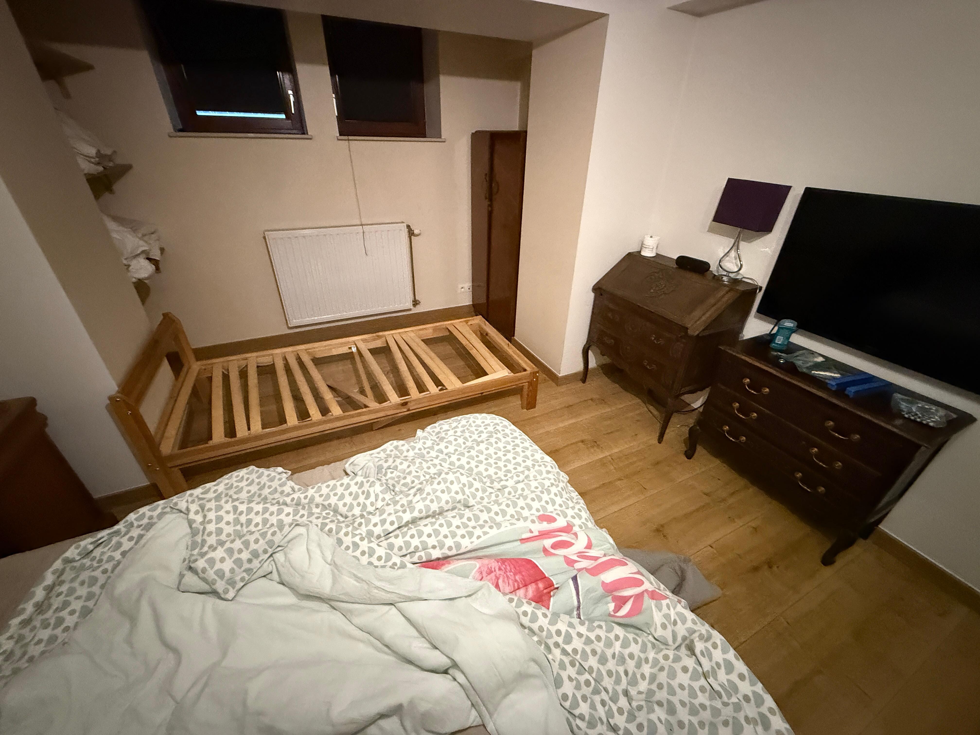 Basement with very old and not clean or comfortable bedding. Struggled to sleep every night.