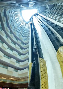 Vista desde el centro del lobby