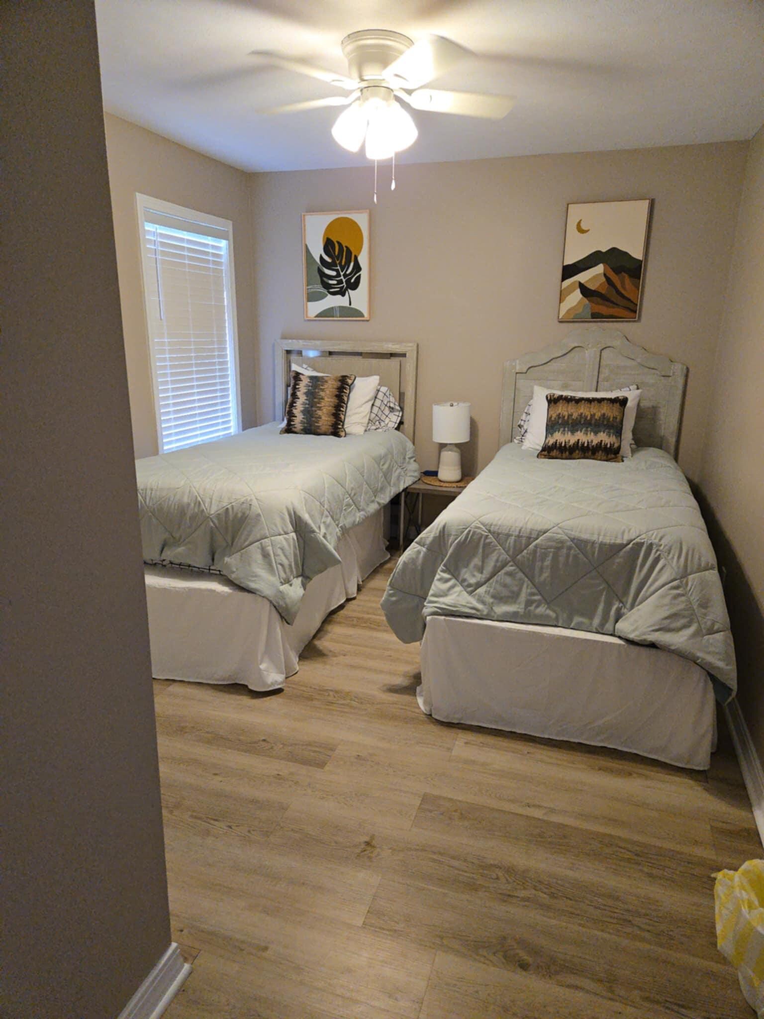Twin bed room
