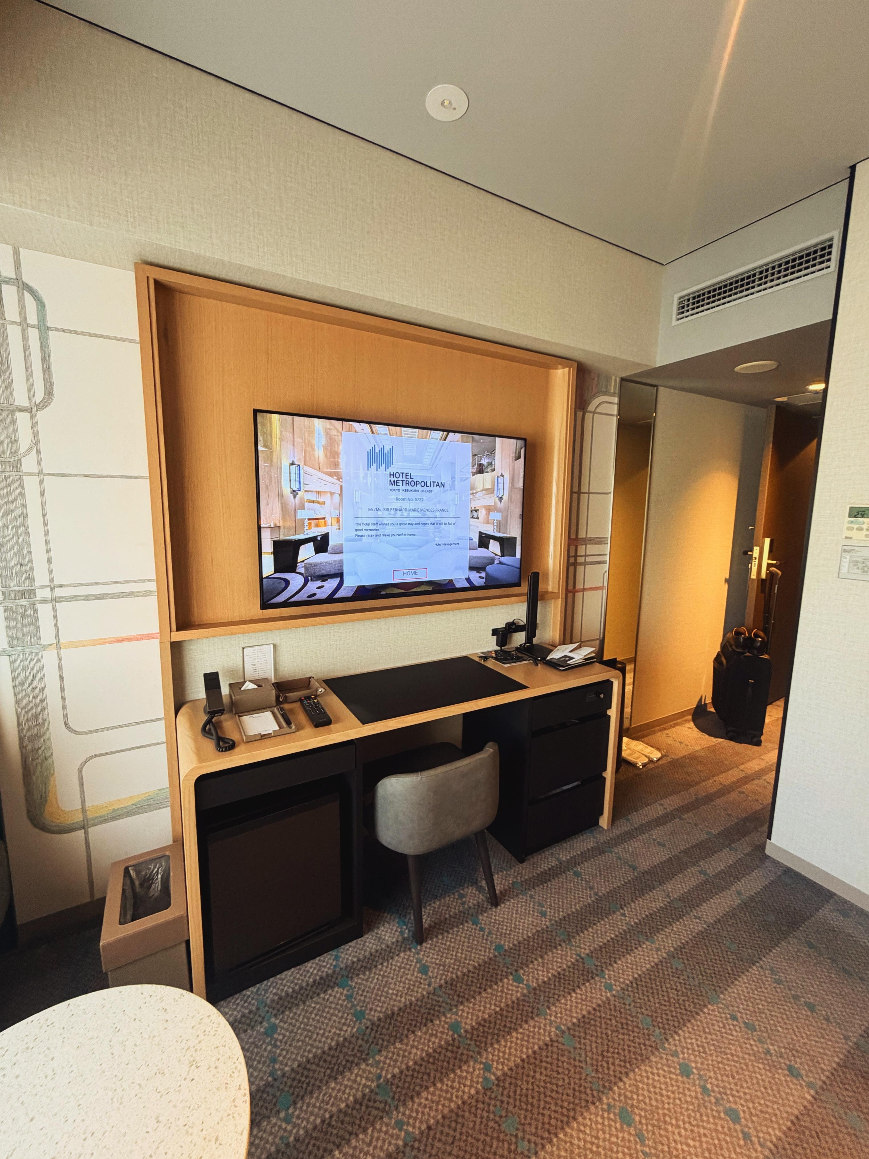 TV panel and built-in desk.