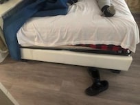 deux bases de lit simple pour un lit double avec patte brisée