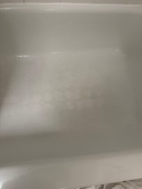 Stains in tub