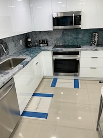 Lovely’s d well equipped kitchen.