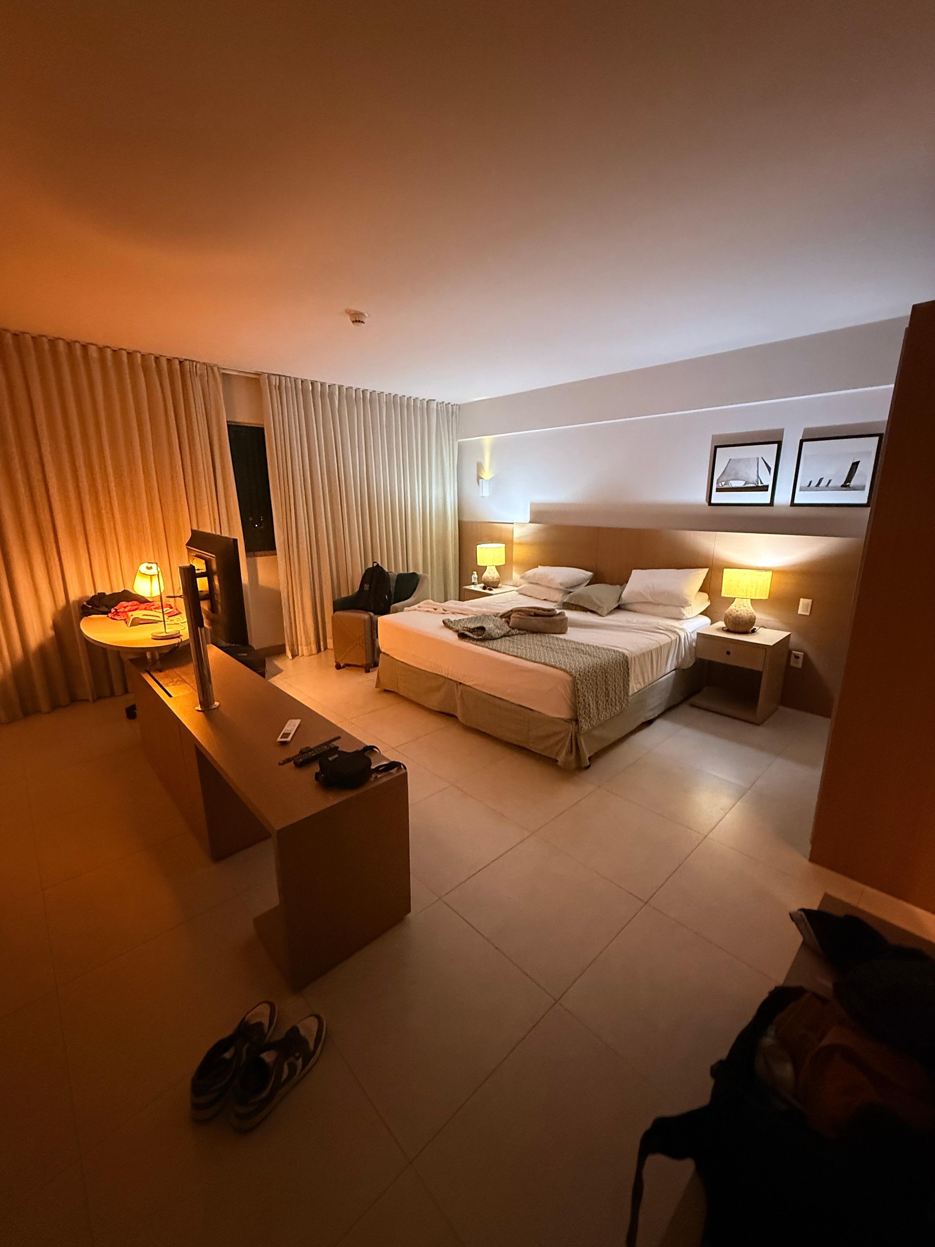 Quarto amplo, confortável e muito bem limpo !