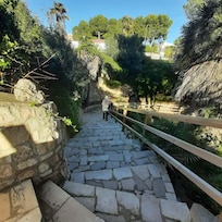Un des escaliers qui descendent sur les différentes petites plages..!