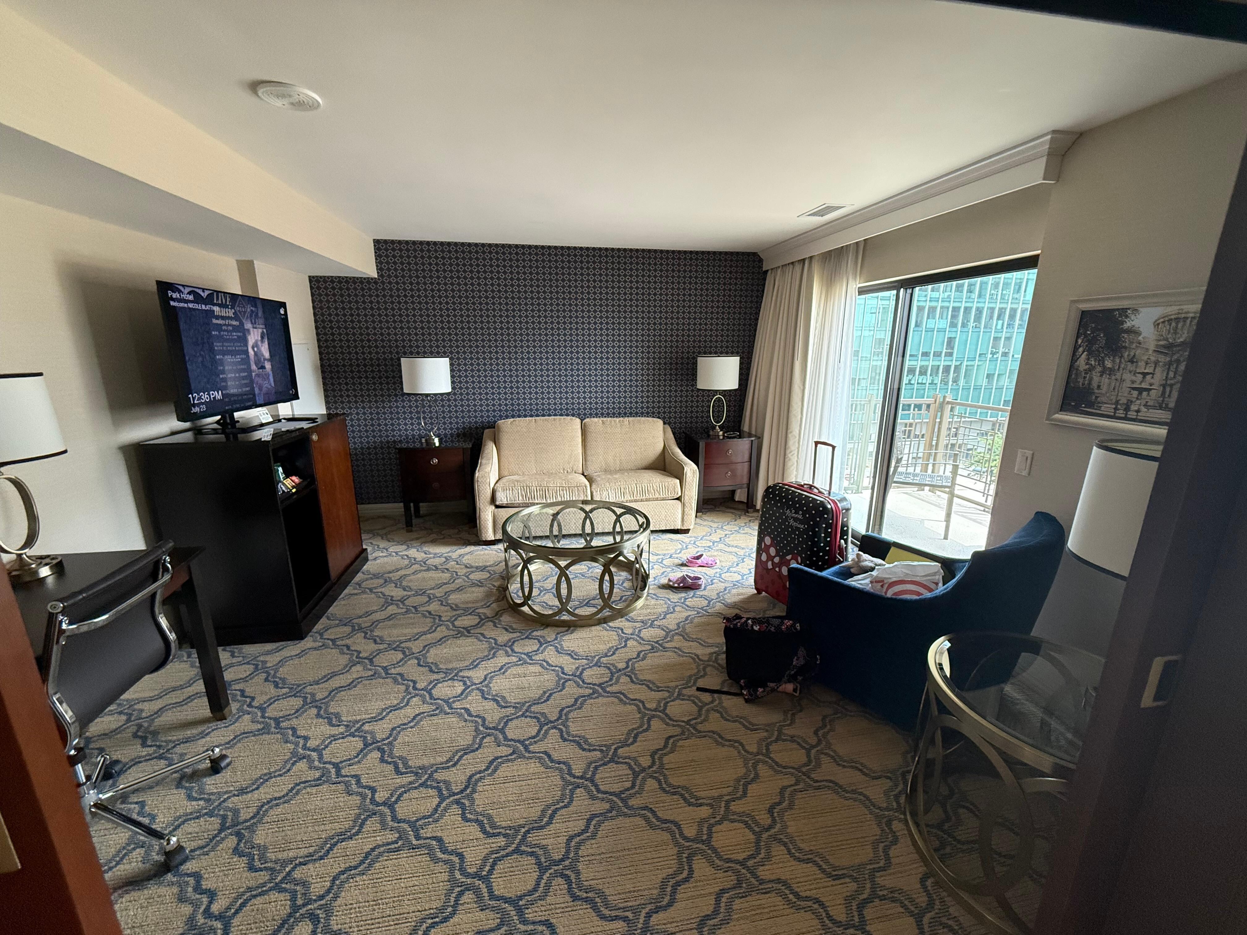 Living room with balcony 